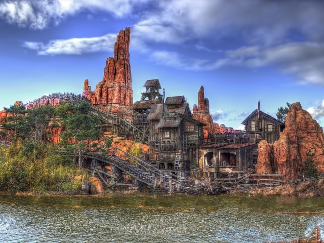 Горы Грома в Диснейленде, Франция