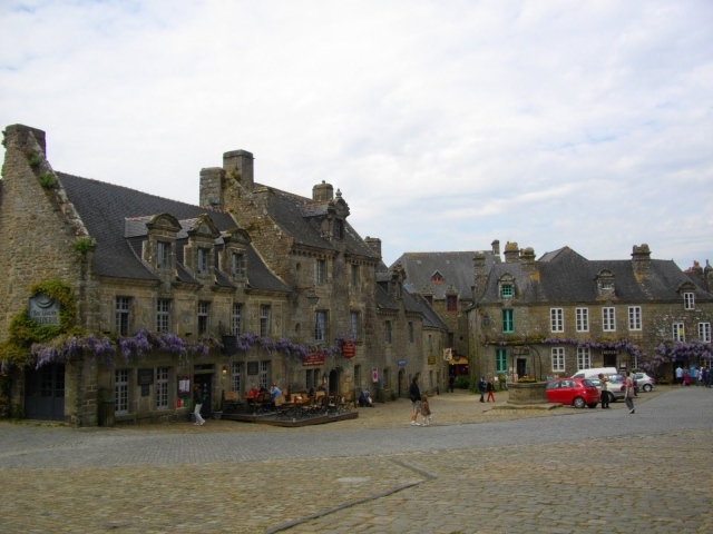 Городская площадь в Бретань, Франция