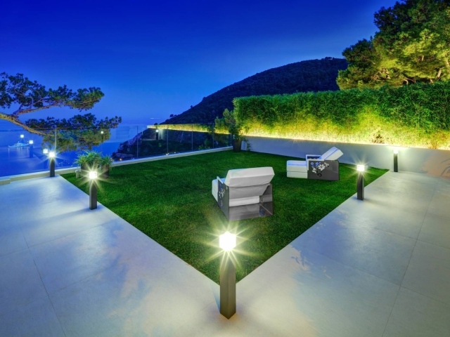 Вилла на побережье на курорте Эз, Франция