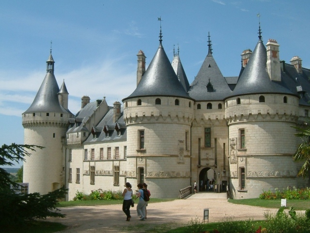 Прогулка у замка в Луаре, Франция