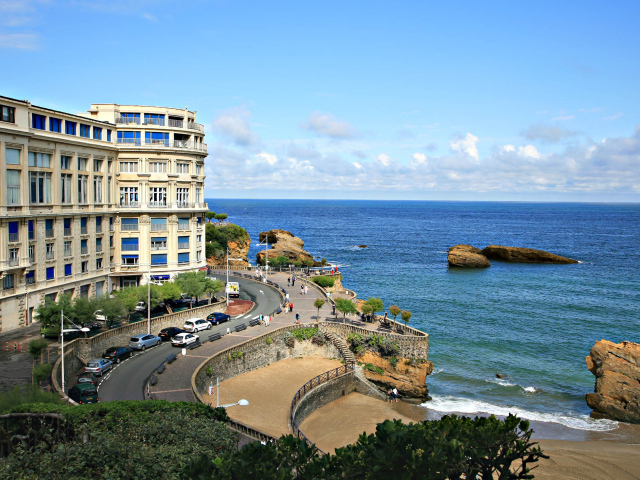 Отель на набережной на курорте Биарриц, Франция