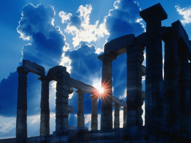 Древний храм в Афинах