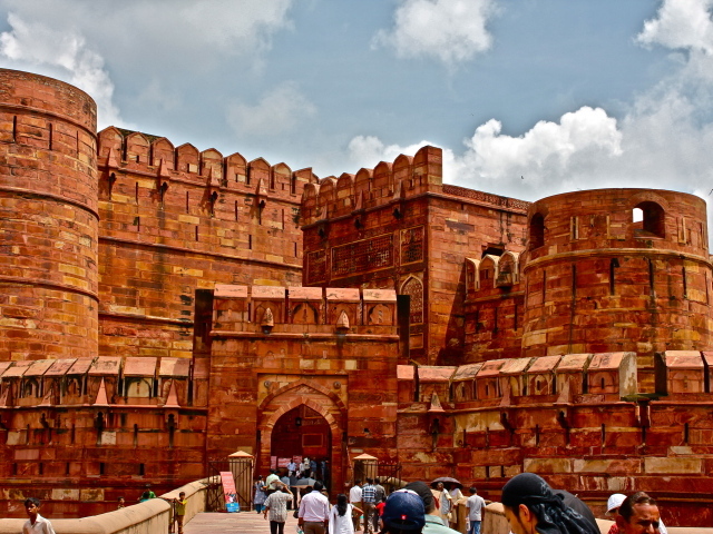 Древние строения в Агре