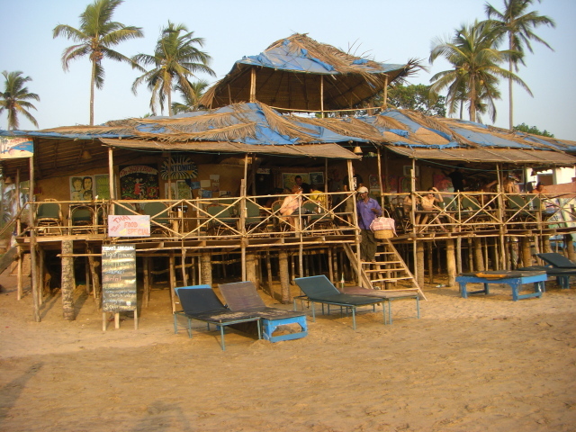Пляжные домики в Анджуне
