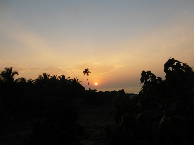 Красивый закат в Арамболе