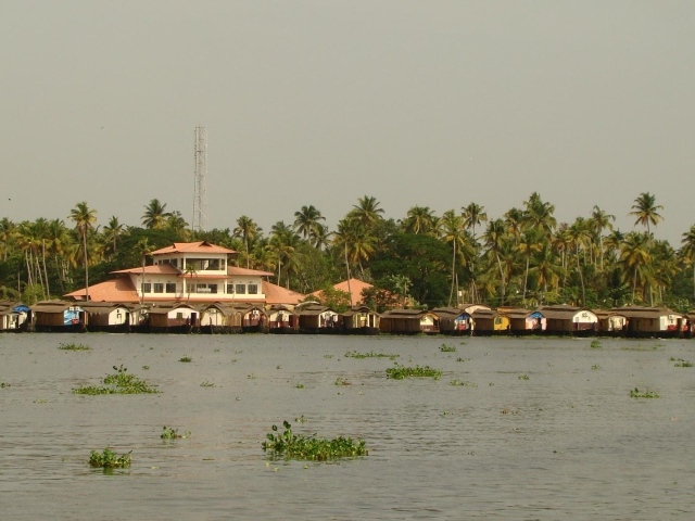 Отпуск на пляжах в Алапуже