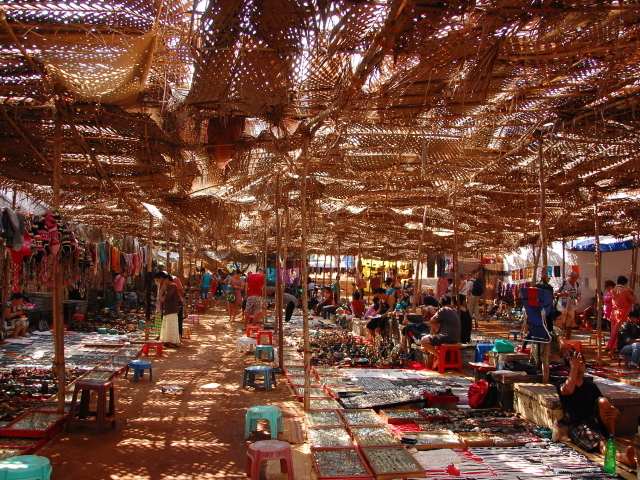 Рынок в Анджуне