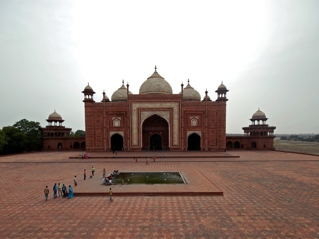 Мечеть в Агре