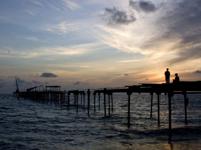 Отдых на пляже в Алапуже