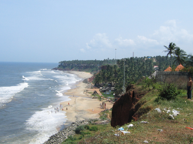 Вид на пляж в Варкале