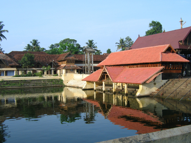 Прогулка по улицам Алапужи