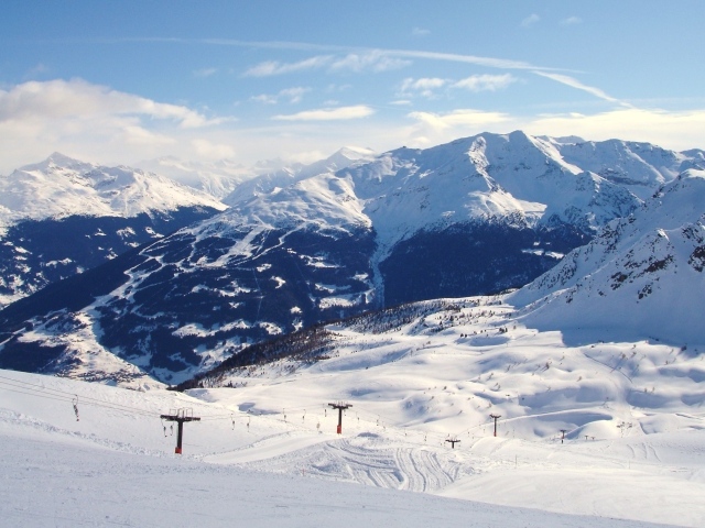 Горнолыжный спуск на курорте в Бормио, Италия