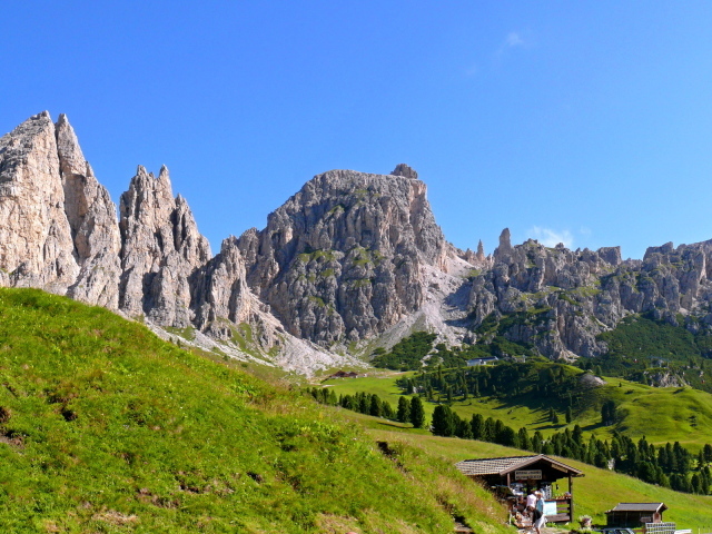 Альпы на горнолыжном курорте Сельва, Италия