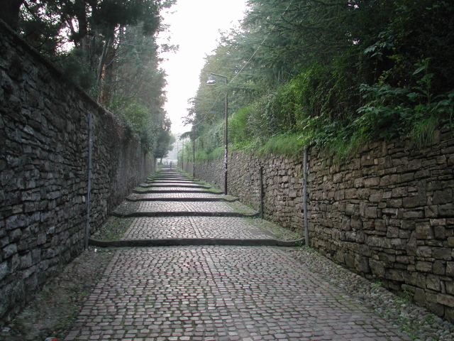 Старинная дорога в Бергамо, Италия