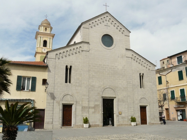 Церковь в Санто Стефано аль Маре, Италия