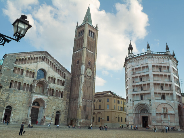 Башня с часами в Парме, Италия