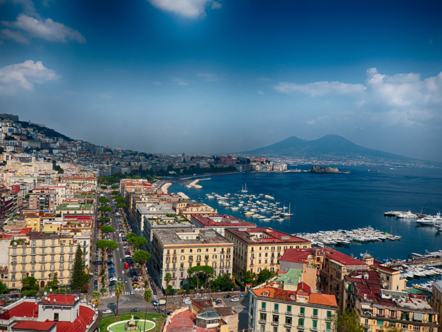 Прибрежные улицы в Неаполе, Италия