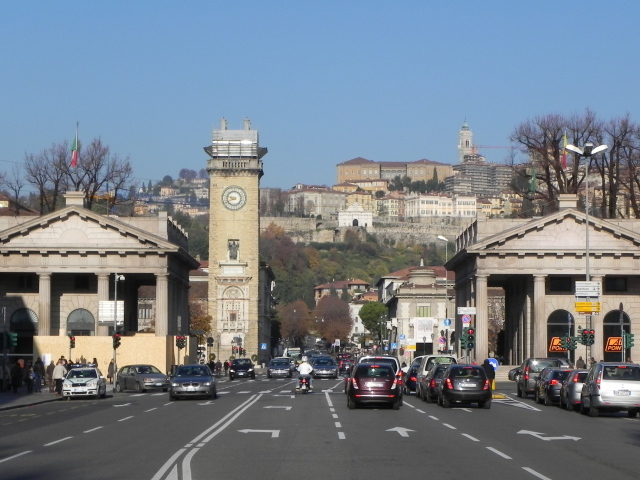 Ворота города в Бергамо, Италия