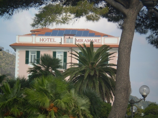 Гостиница на курорте Споторно, Италия