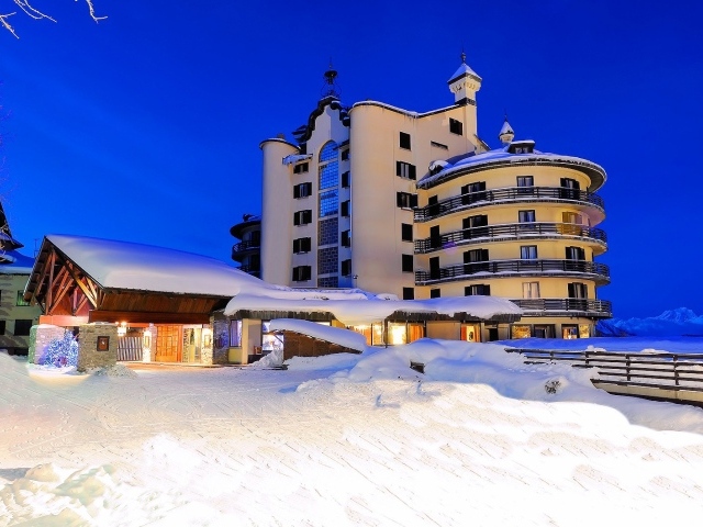 Гостиница на горнолыжном курорте Сестриер, Италия