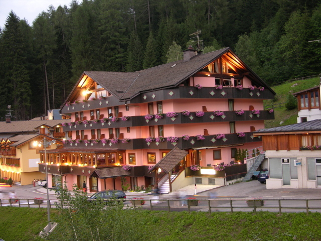 Гостиница на горнолыжном курорте Валь ди Соль, Италия