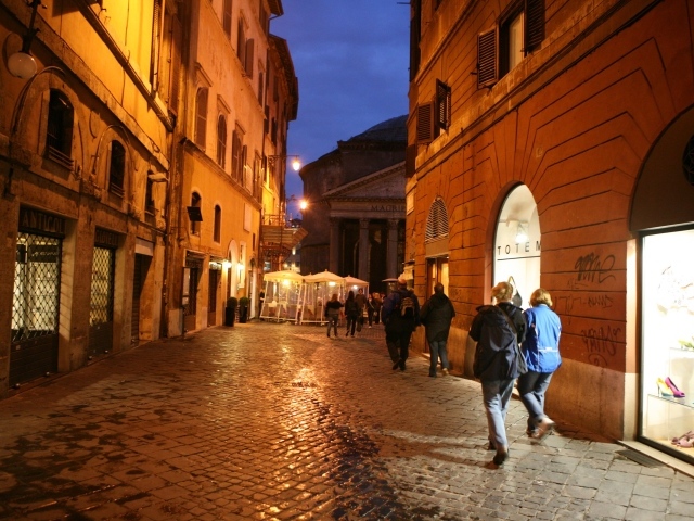 Ночная прогулка в Риме, Италия