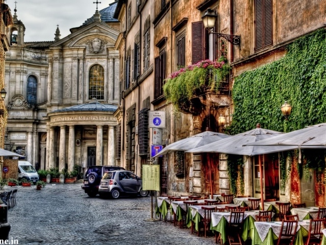 Старинная улочка в Риме