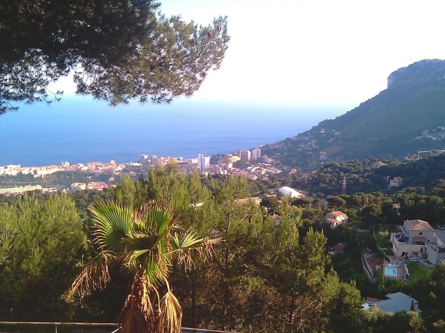 Панорама на курорте Алассио, Италия