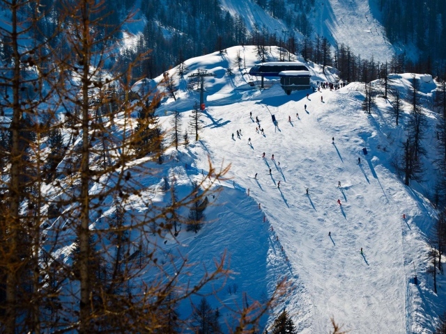 Лыжная трасса на горнолыжном курорте Курмайор, Италия