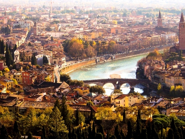 Сияние солнца в Вероне, Италия