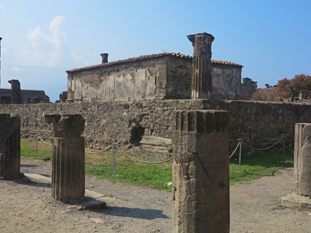 Сохранившееся здание в Помпеях, Италия