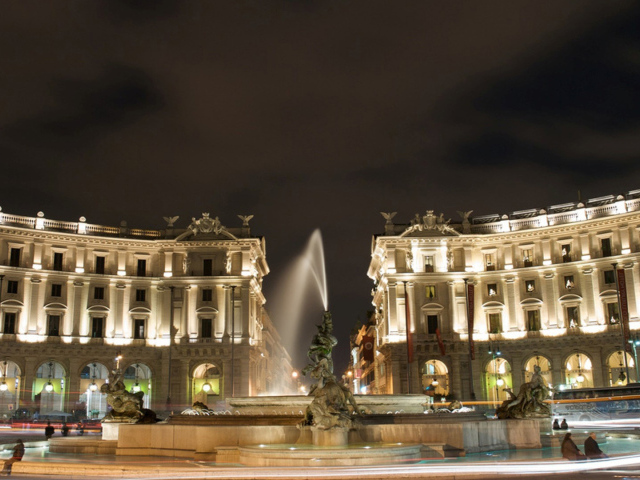 Центральная площадь в Риме