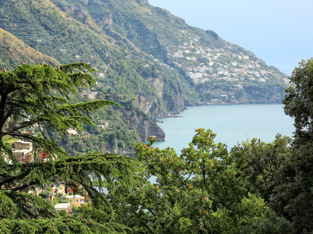 Вид на залив на курорте Позитано, Италия