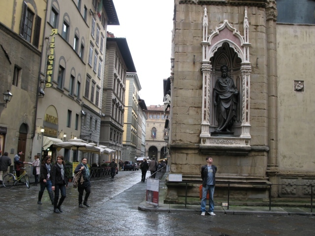 Прогулка по улицам во Флоренции, Италия