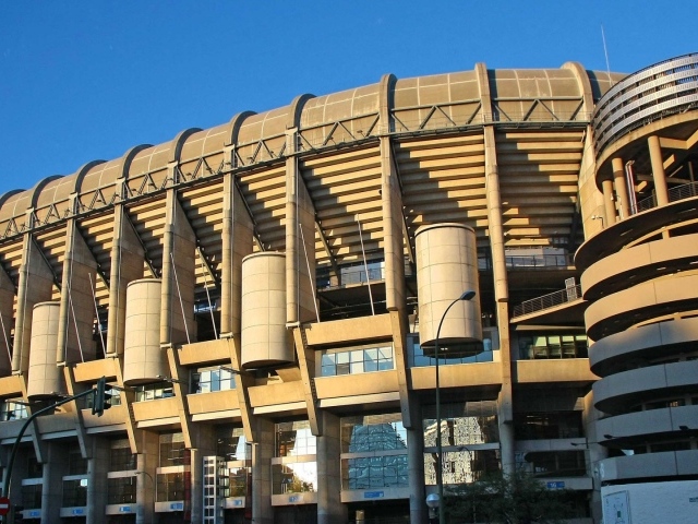 Стадион Сантьяго Бернабеу в Мадриде