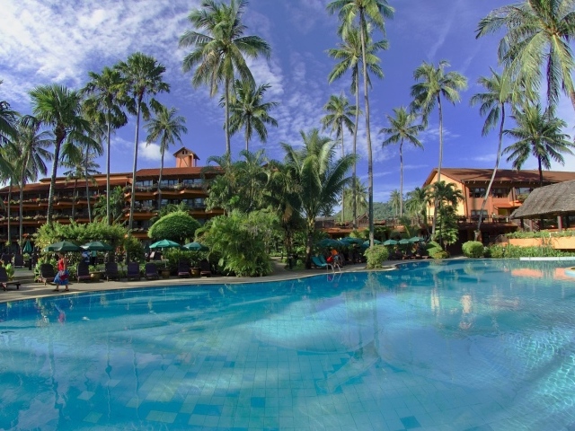 Бассейн в отеле в Пхукете