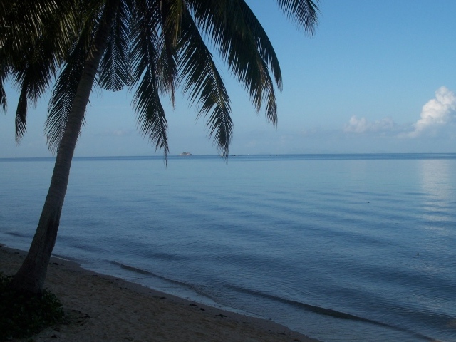 Волны прибоя на острове Панган, Таиланд
