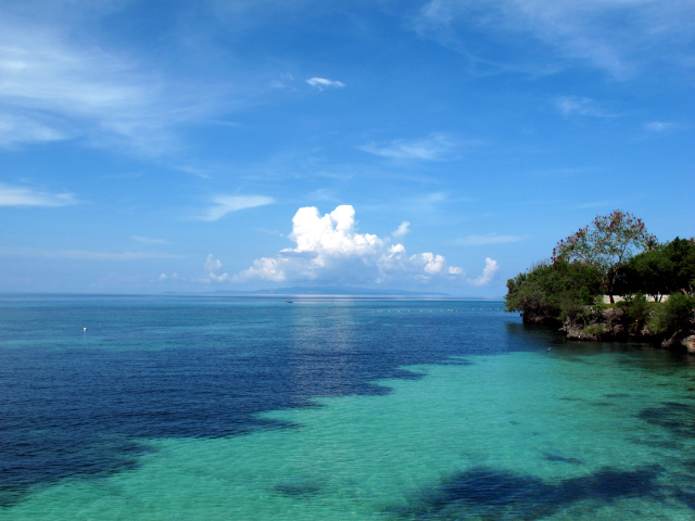 Вид на море на курорте острова Ко Лан, Таиланд