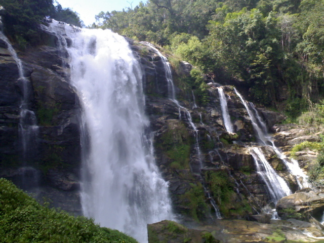 Водопады в окрестностях курорта Чианг Май, Таиланд