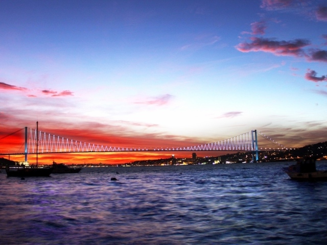 Красный закат в Стамбуле