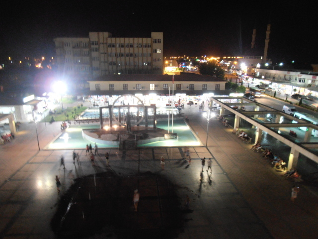 Центральная площадь в Кемер, Турция