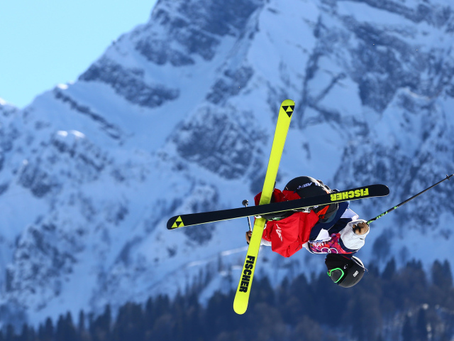 Обладатель золотой медали в дисциплине фристайл Джосс Кристенсен  из США