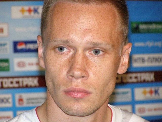 Вратарь Амкара Сергей Нарубин