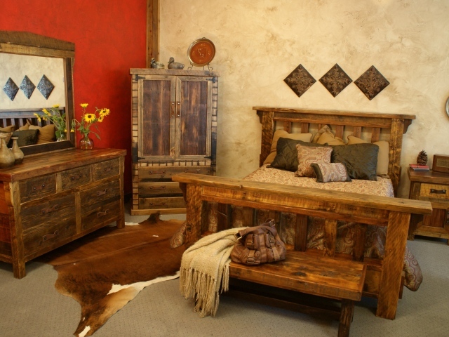 Старинная мебель в спальне