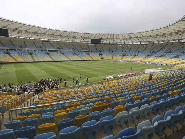 На трибуне стадиона на Чемпионате мира по футболу в Бразилии 2014