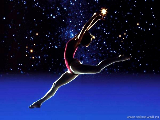 Балерина на фоне звезд
