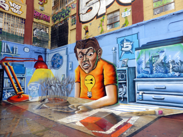 Большое креативное граффити