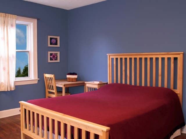 Синие стены в детской комнате