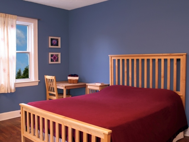Синие стены в детской комнате