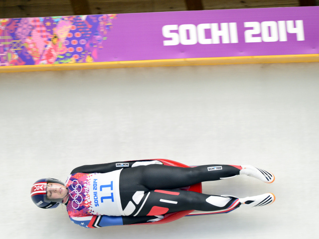 Обладательница бронзовой медали американская саночница Эрин Хэмлин на олимпиаде в Сочи
